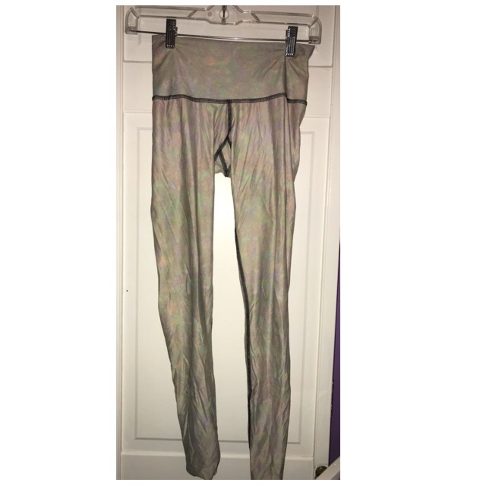 Teeki White Snake Opal Hot Pant - XS